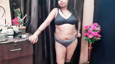 Indian Housewife Huge Boobs 4 - 1 image
