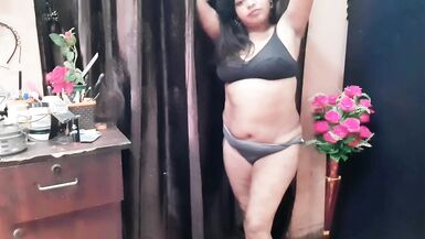 Indian Housewife Huge Boobs 4 - 5 image