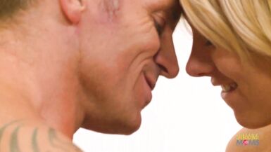 Dirty Talking Jeanie Marie squirts all over her man and rides his dick - 5 image