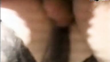 MILF sexy, en chaleur, aimant le sexe, avec une chatte chaude et humide dans la scène 04 du film La tettona dal pelo folto - 13 image