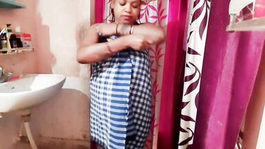 Indian Housewife Huge Boobs 2 - 5 image