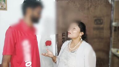 Desi Indian Modern Milf Bhabhi Gets Fucked With Facial By Pizza Delivery Boy - 2 image