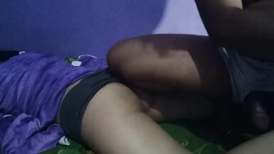Gerçek Üvey Anne, Ağzına Boşaldıktan Sonra Üvey Oğluna Handjob ile Yardım Ediyor - 11 image