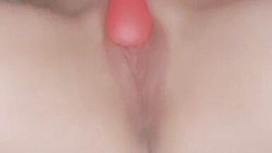 Laura sexywomen Spanish milf masturbating her rich pussy and splicing her big clit with a subscioner - 8 image