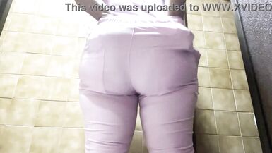 HOSPITAL GIRL LOCKS IN THE BATHROOM AND SHOWS HER BIG ASS - 8 image