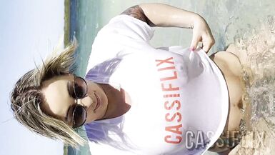 My beach tennis teacher couldn't stand seeing my big ass and had a hard-on during class! - 6 image