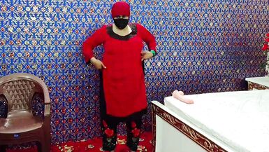 Big Boobs Desi Aunty Sex With Large Dildo - 2 image