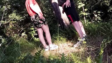 UDA La calda casalinga Milf viene scopata duramente fuori nel bosco - 5 image
