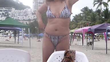Jaime mexhiber sur la plage et faire durcir ma bite, je finis par faire lamour avec un inconnu. - 4 image