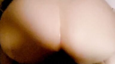 SEXTAPE COPPIA CALDA - POV RAVVICINATO PECORINA SFREGAMENTO CAZZO SUL CLITORIDE HANDJOB ENORME CUMSHOT SU BELLE TETTE GRANDI - MILF CALDO MAMMA PORNO - 7 image