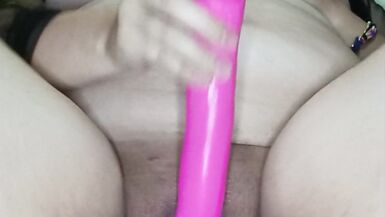 Je me masturbe pendant ma grossesse et je gicle avec mon gode. - 8 image