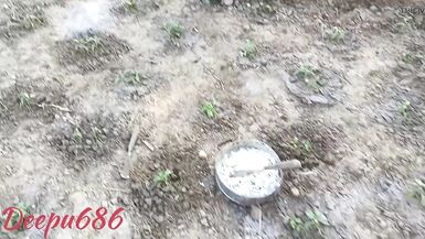 Bhabhi ki khet me chufayi, la femme au foyer indienne fait lamour sur le terrain. - 7 image