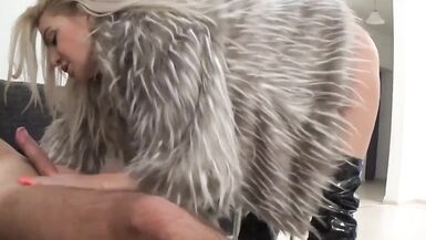 MomsTeachSex-Curvy Stepmom Teaches Son to Fuck her Pussy - 7 image