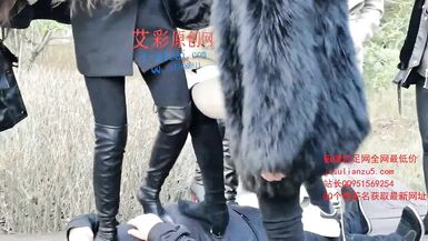 Chinesa Femdom Trample Crush Piss - 7 image