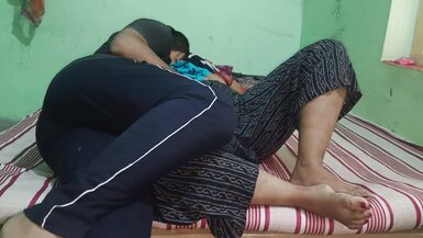 Bhabhi Ki bhana ko Chudna Dikhaya - 4 image