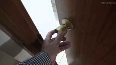 Une belle-mère indienne surprise en train de se masturber devant son beau-fils en chaleur