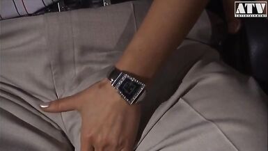 Rosa Rey, une chienne dâge mûr avec de petits seins et des cheveux dor, obtient - 2 image