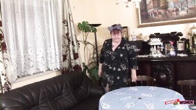 This BBW is very kinky and she loves to have her fat pussy fucked hard