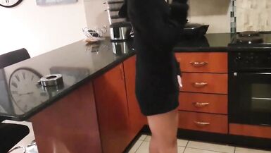 Slut in high heels, smoking, pissing in her panties. - 5 image