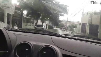 Motorista de Uber gozou na boca da passageira que pagou a corrida com boquete - Completo no RED e no Sheer - 4 image