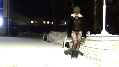 New Year's Eve night walk in nylon tights without a skirt - 11 image