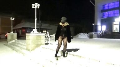 New Year's Eve night walk in nylon tights without a skirt - 14 image