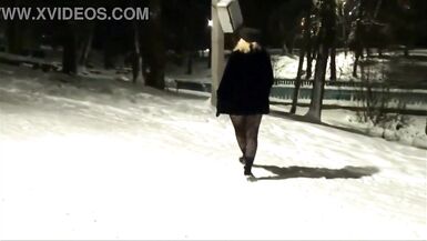 New Year's Eve night walk in nylon tights without a skirt - 8 image