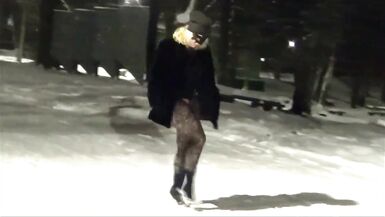 New Year's Eve night walk in nylon tights without a skirt - 9 image