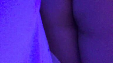 RedFantasies FREEBIES : Je me suis excitée dans une robe à fleurs et jai demandé à être baisée à nouveau (javais déjà été baisée deux fois ce jour-là). - 5 image