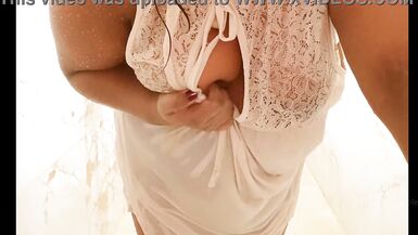 Cold water bath of milf - 7 image