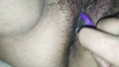 my hairy pussy receives its interactive toy, let's play guys, do you want to have control of it? write me - 13 image