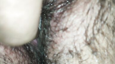 my hairy pussy receives its interactive toy, let's play guys, do you want to have control of it? write me