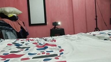 installer des cams et filmer comment un autre homme baise ma chatte en levrette pour le montrer à mon mari cocu. - 2 image