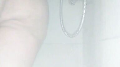 The marriage slut Carmen in the shower - 11 image