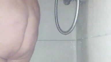 The marriage slut Carmen in the shower - 7 image