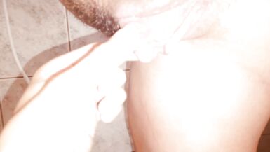O marido apanha a mulher a masturbar-se - 15 image