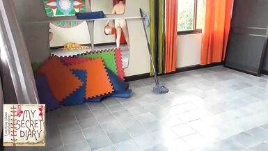 裸体瑜伽合集。一名穿着内裤的女子在健身房练习瑜伽。我的秘密日记长 6 - 9 image