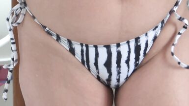 Adoro exibir-me em lingerie erótica e em biquíni na praia - 11 image