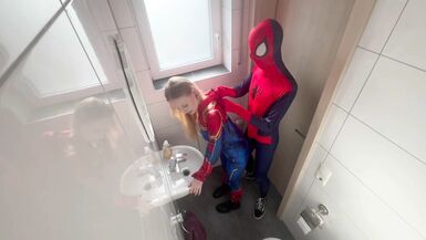 AO carnival slut! Creampie quickie with a thrill - 3 image