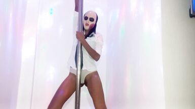 Free exclusive real porn!! She wears a uniform and goes along to pass math. Let's go to the hotel and dance sexyly. real homemade porn - 3 image