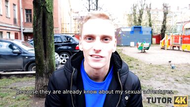 TUTOR4K. Un étudiant amusant baisé avec un professeur marié et mature en bas blancs