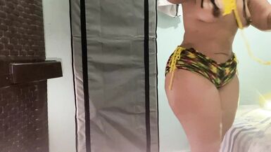 VOLUPTUOUS LADY OILING HER BBW ASS - 12 image