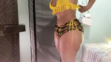 VOLUPTUOUS LADY OILING HER BBW ASS - 15 image