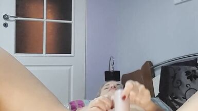 Mamma arrapata vorrebbe sostituire il dildo con un po di cazzo - 11 image