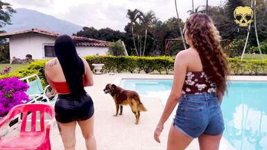 Relaxing massage ends in a lesbian threesome