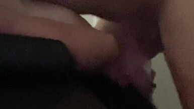 Baiser à lenvers avec Milf chaude et excitée - 12 image