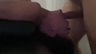 Baiser à lenvers avec Milf chaude et excitée - 15 image