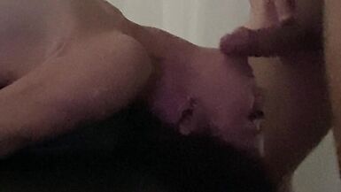 Baiser à lenvers avec Milf chaude et excitée - 3 image