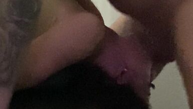 Baiser à lenvers avec Milf chaude et excitée - 5 image