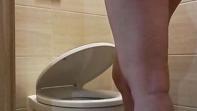 MILF Ass worship in the toilet - 2 image
